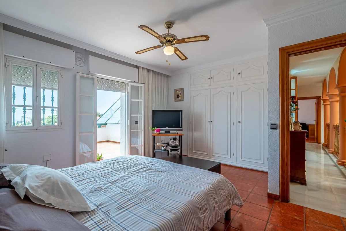 1b82b4af-c5d8-4e96-a51b-07f2d6787cee