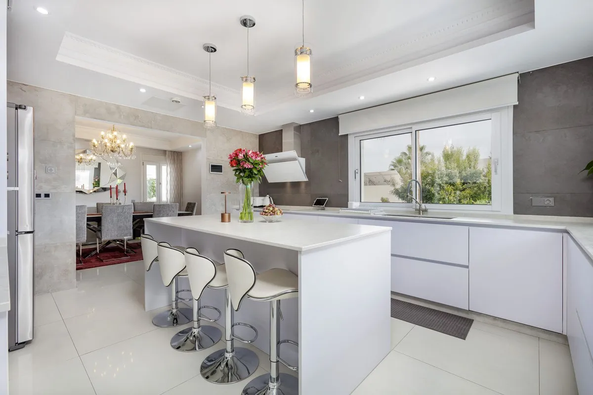 dfa6c712-d2d2-4398-90e0-a101b1fb55a3