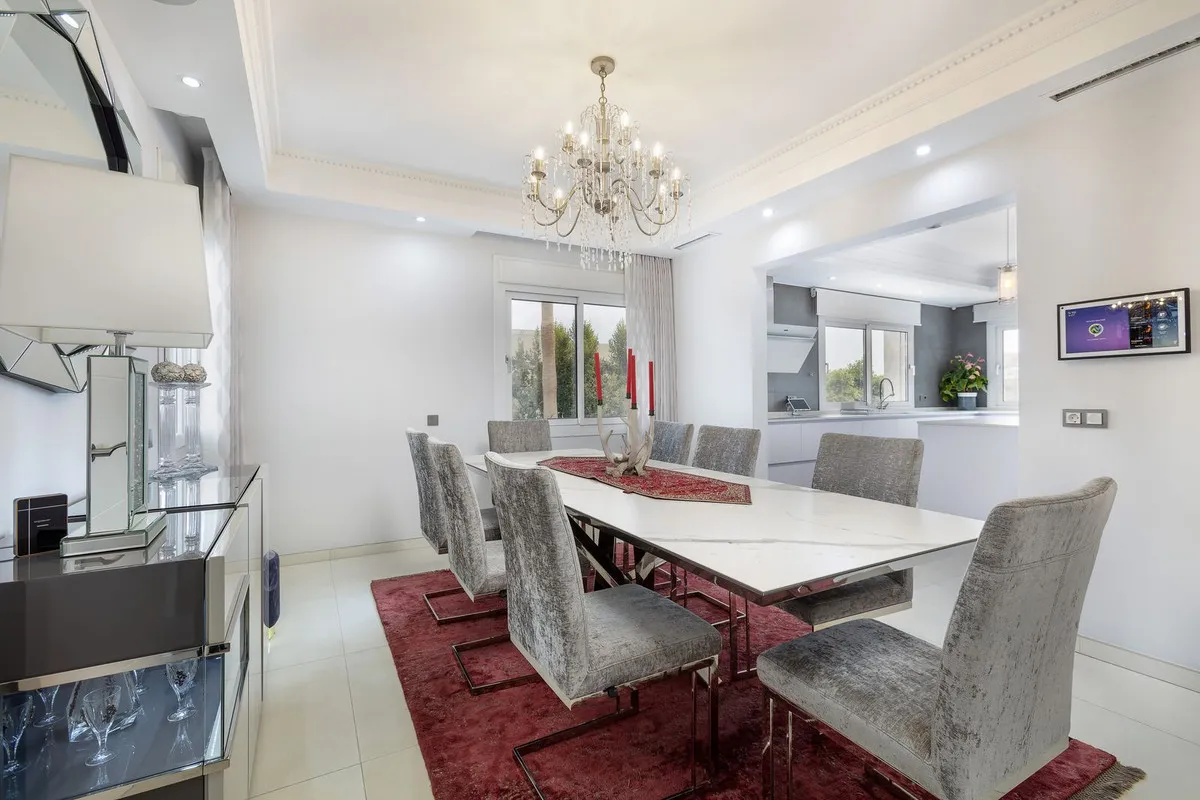 e415cbbd-7a74-4f6a-9508-52d64e65f854