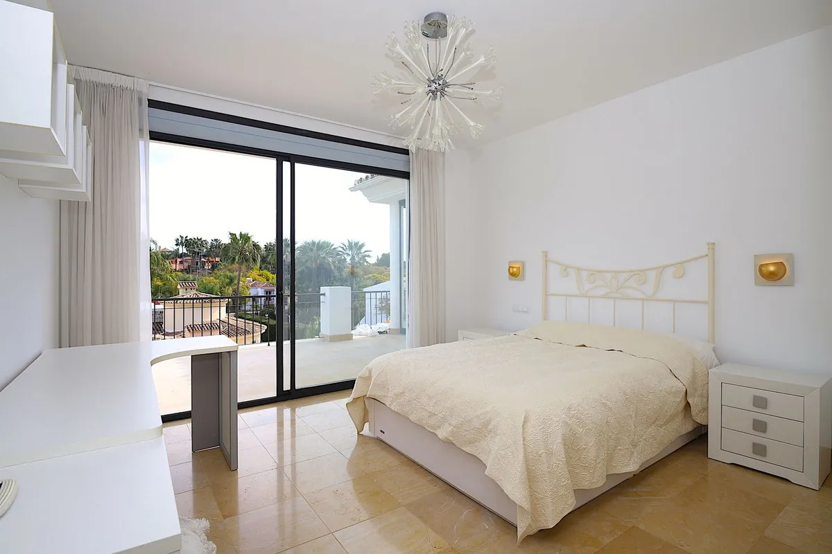 2c3d754f-1c28-410c-b031-428c61fefa16