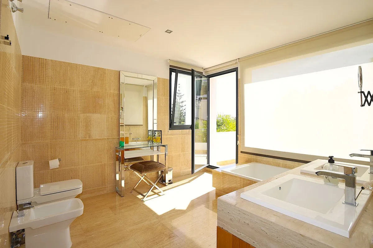 4f3d494d-81b4-4077-8773-df507bb07dc3