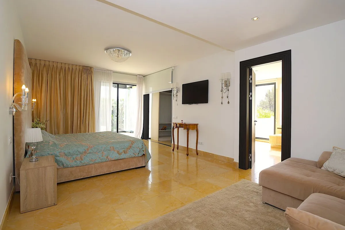 7cd2c47a-baf5-4327-a8b9-c5d99d7ef942