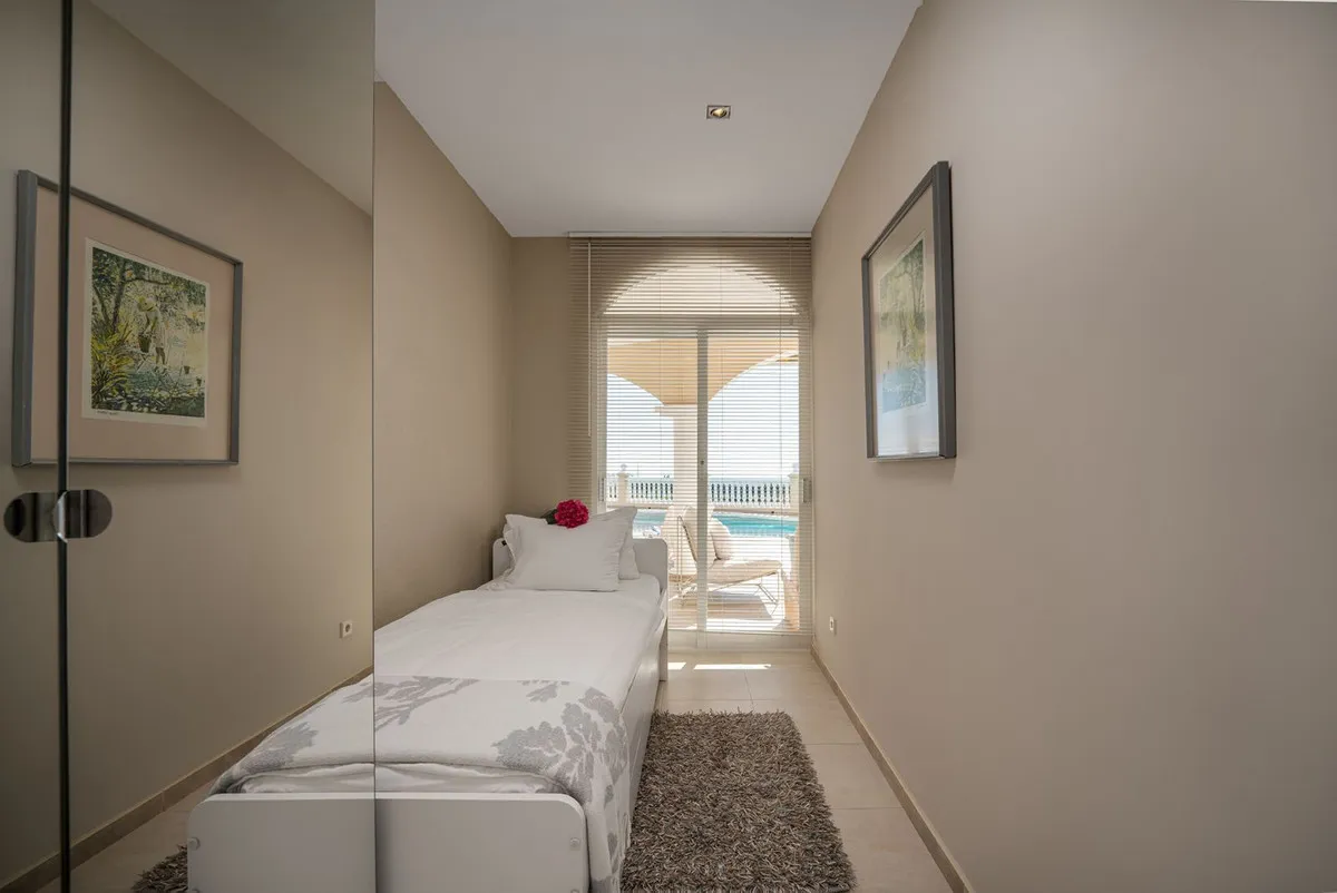 2e84ceb4-d442-4bc9-8dce-74619bb63dbd