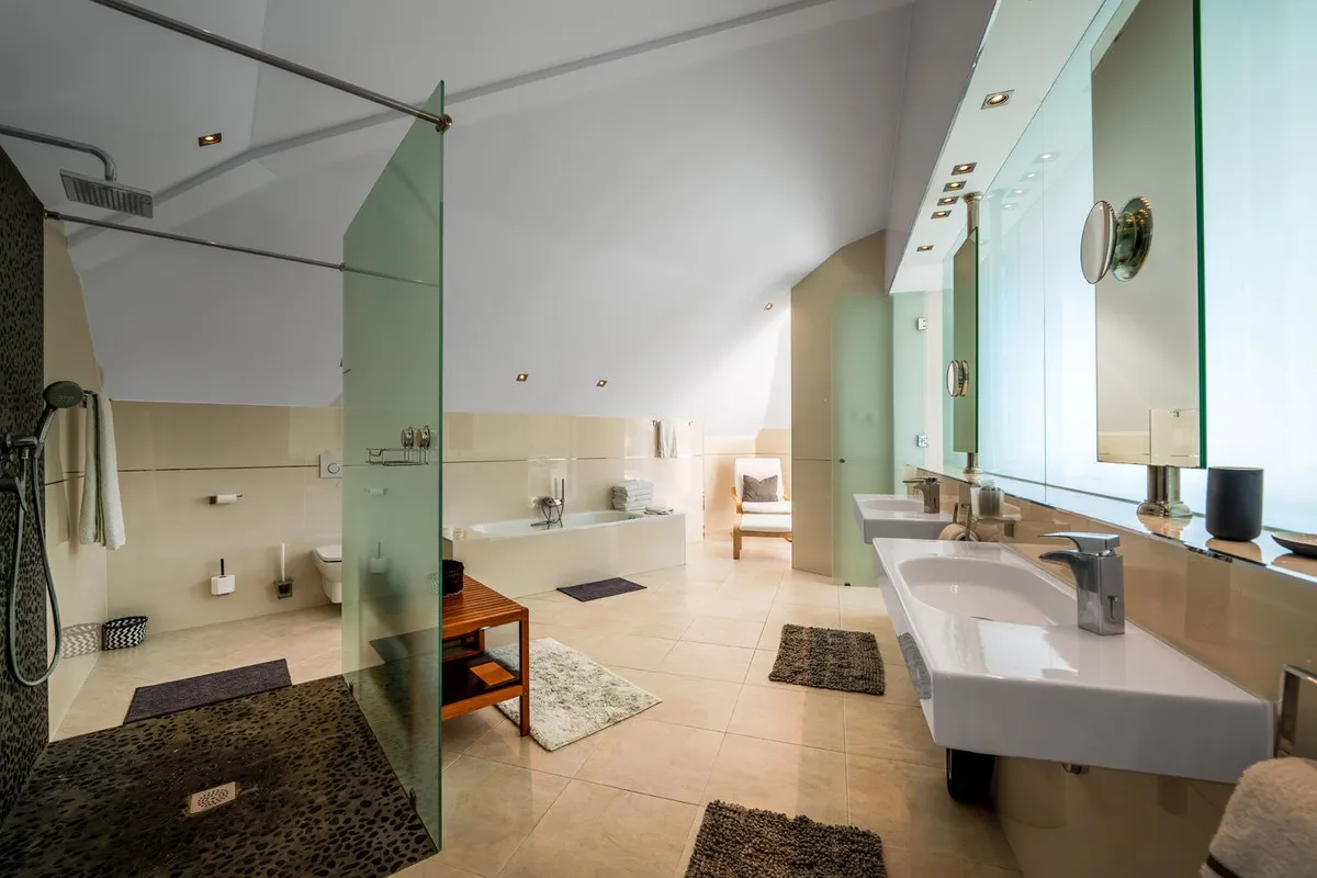 cdfa9f7d-134e-4881-a914-692d350efb1a