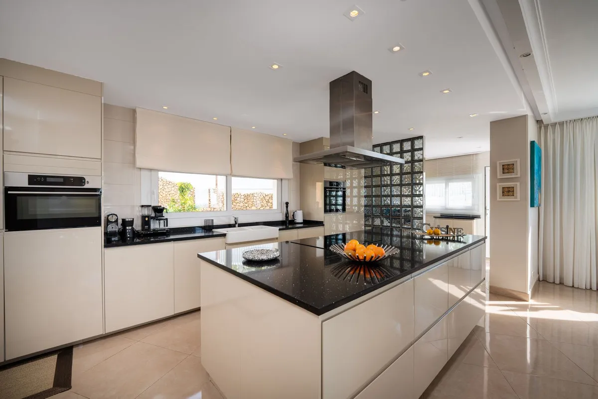 df0ce49e-20fe-4b28-9a21-433ed24d4e56