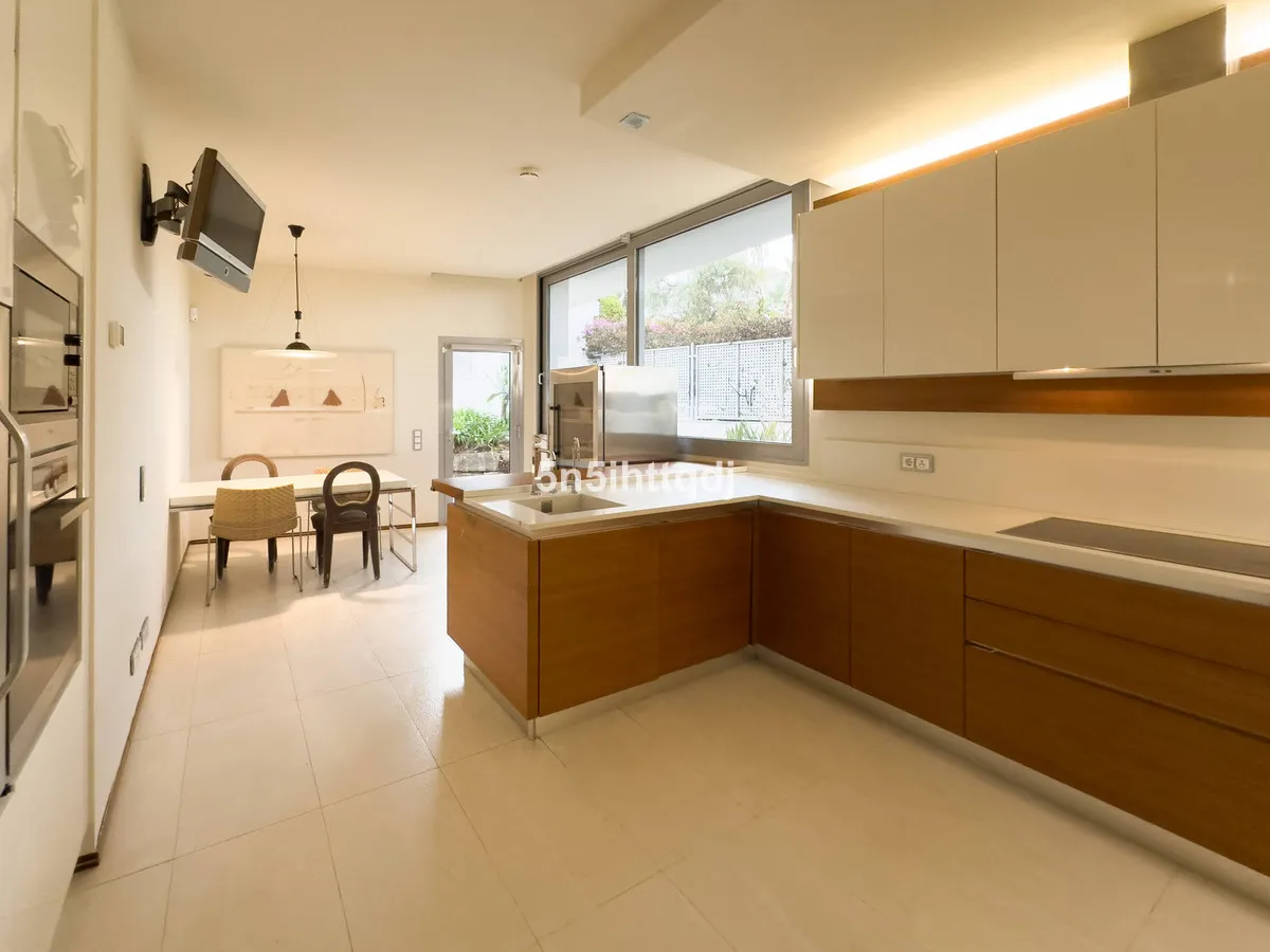 086e8c2f-af1e-4e7e-951e-69cf4c26d7e0