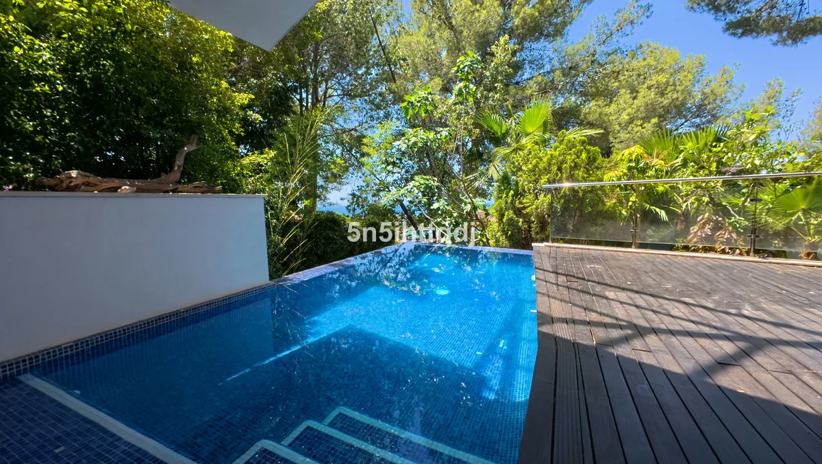 89d34873-7e94-4b9e-8f3d-fc79cd728ad6