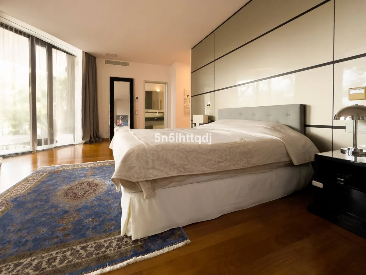 ab340435-d9f5-4829-a32b-0575aa718fb1