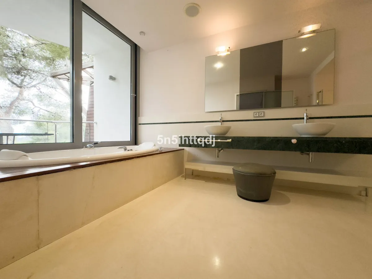 ea38a86d-a614-4ab6-a42b-837d32ddd190