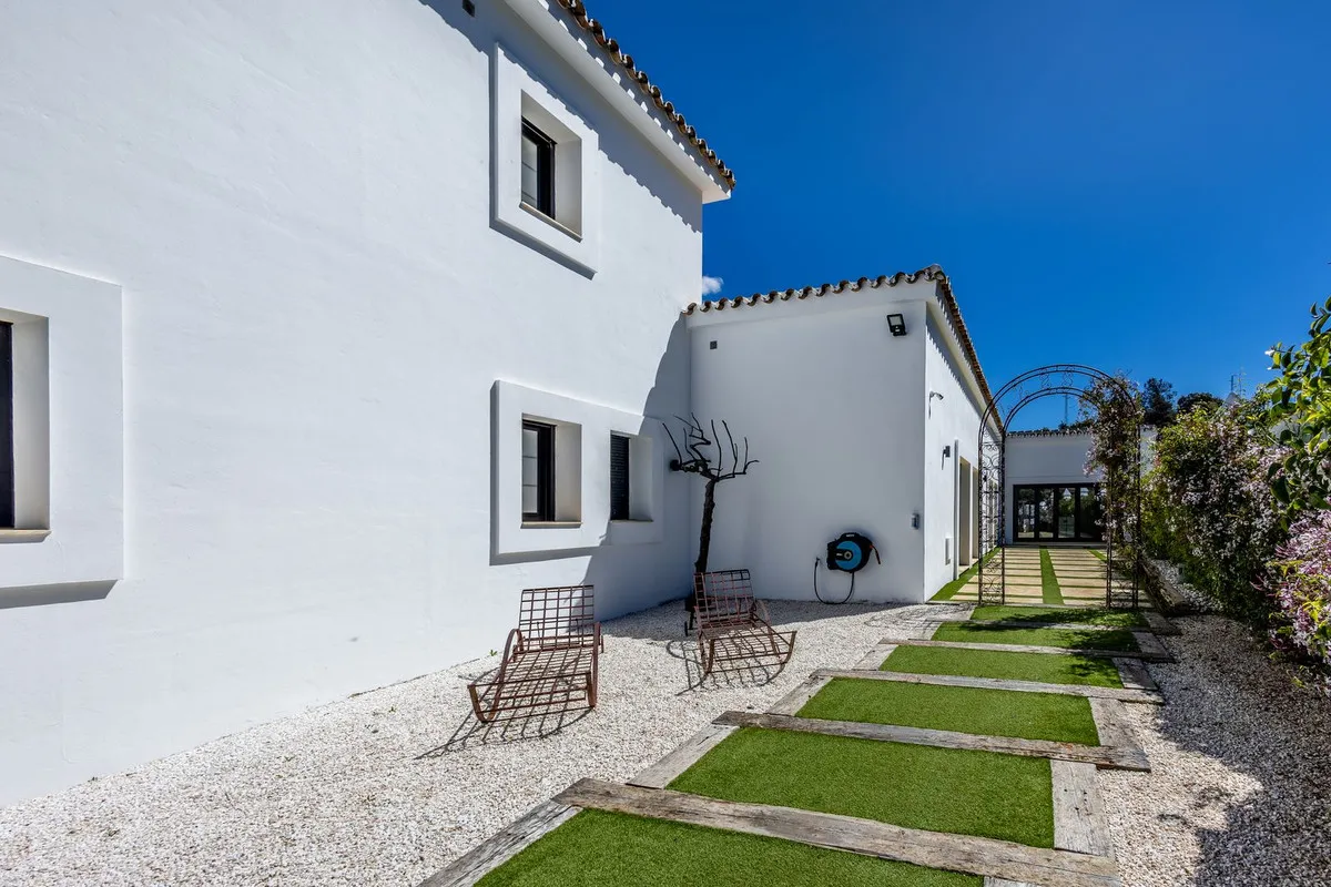 886ba5a7-04b4-49e7-914b-ddcecc748f5c