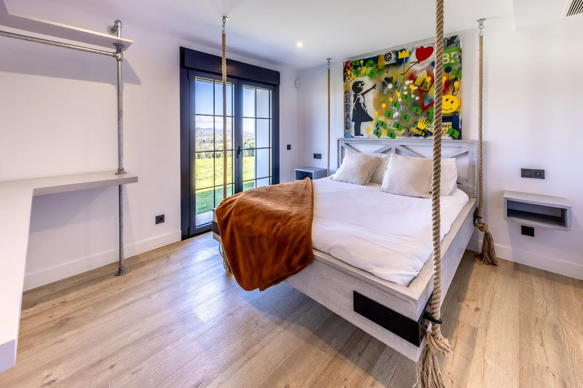 ddd86f34-cbfb-4d90-a0e3-a2ab9736327a