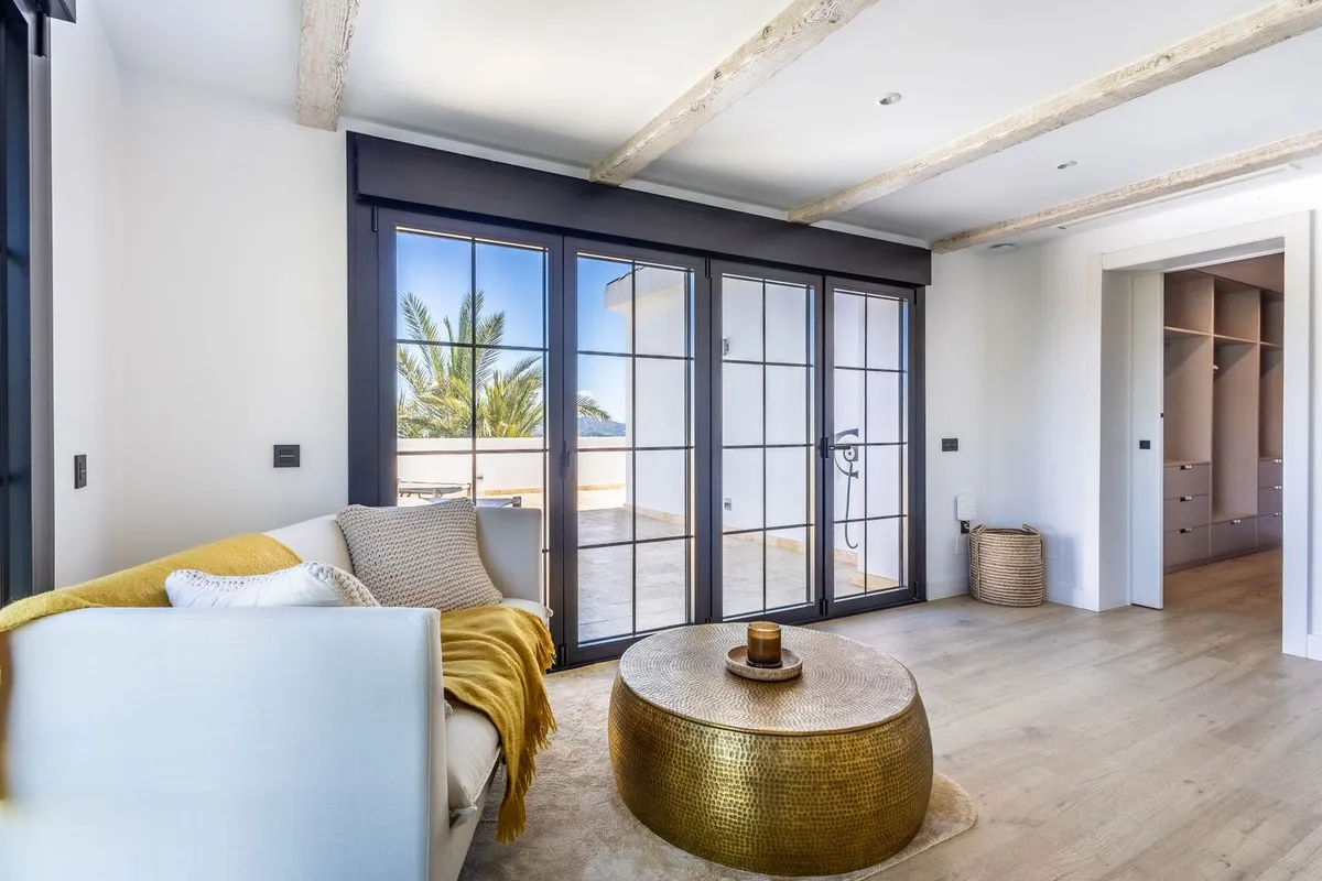 ec2535a1-d2a1-4cd2-a4fd-f69d0ca7c596