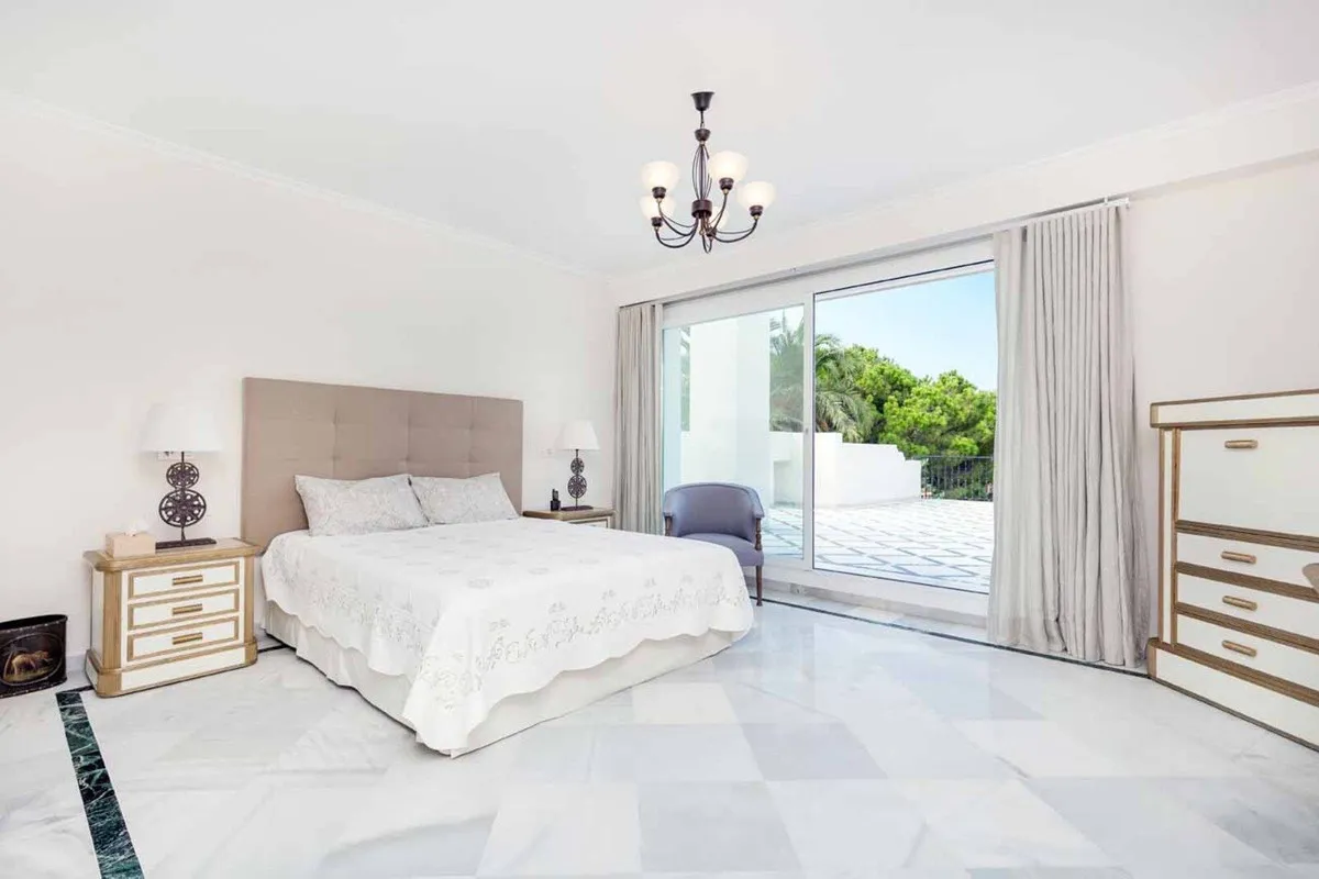 19da3ee5-1bf6-4aba-bc81-1bfc37877fbd