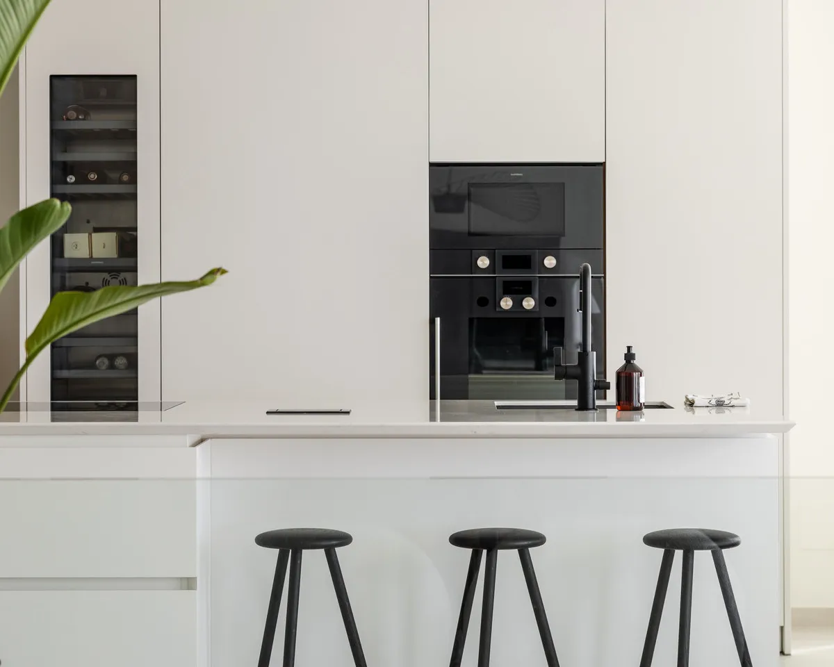 0f729012-3ca6-43b3-87a3-8aedda0c98bf