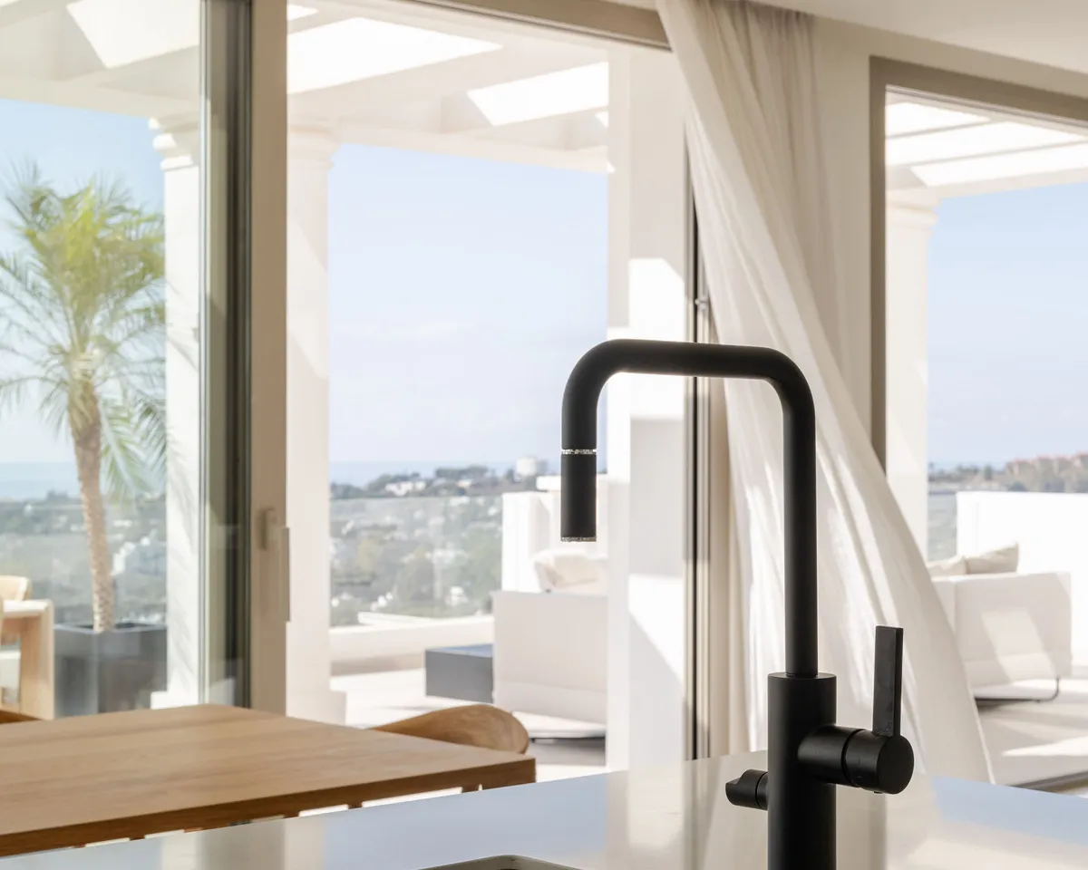 301b3038-022d-44c1-bf7b-ef5187d9540b