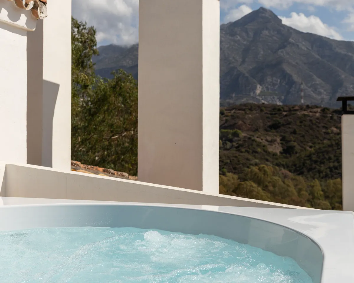 5f975c55-f211-4103-9d88-9560116e33fc