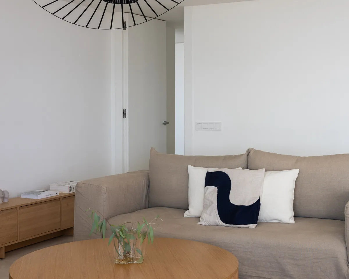 8ff03890-685e-4930-96dc-026ae3d6218c