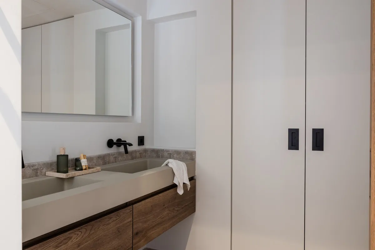 e33ee058-fb47-44e3-9793-4e2f01104625