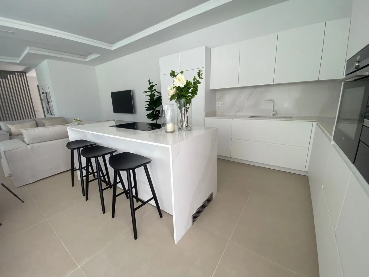 1a322a54-8df0-4e73-bf72-58e9565da66c