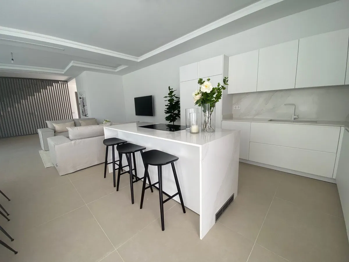 27de0df4-b4d8-425e-8663-971e891b21e2