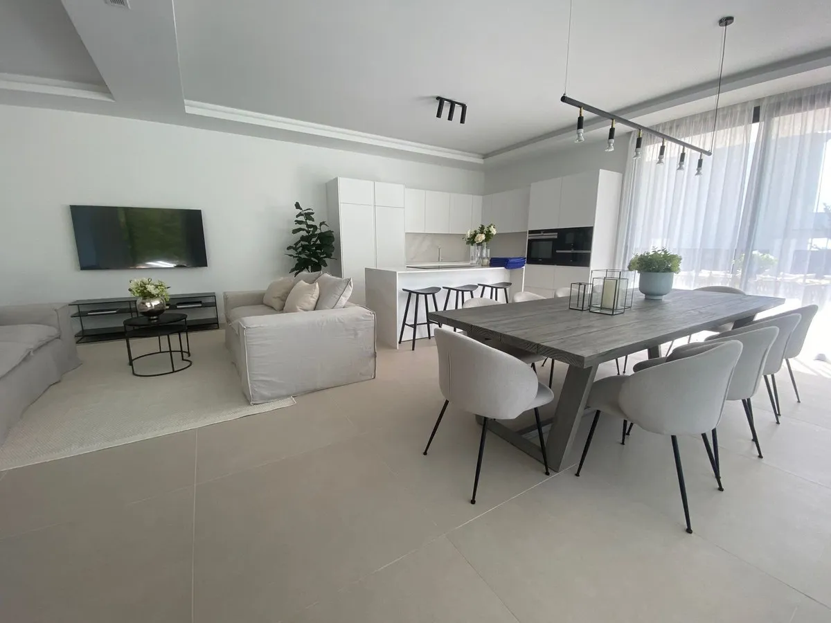 2c340ca4-13b8-4f40-8bbd-5bff3051ea26