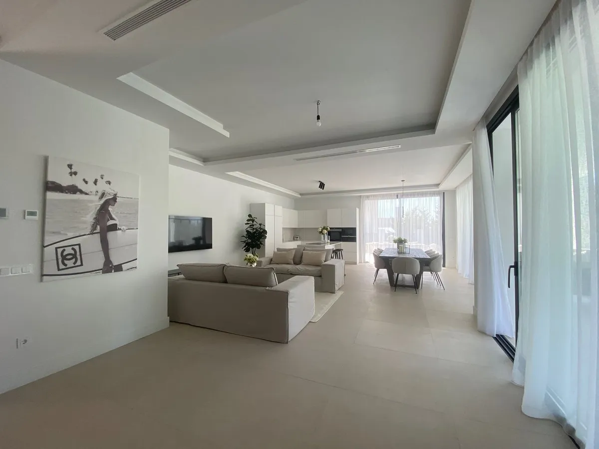 352a3cb4-8422-42ff-9293-9ea02be3235a