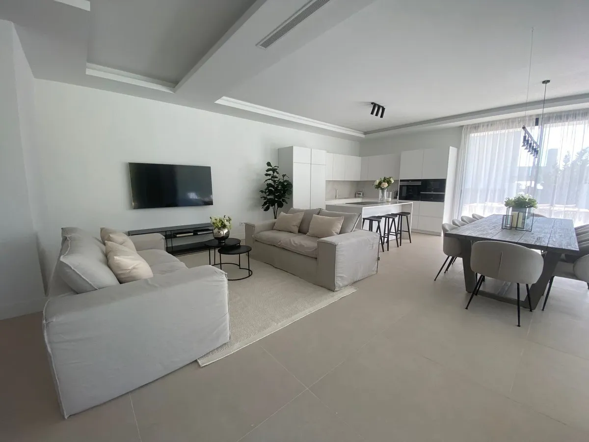 382d3b00-f6fe-4ac7-8e71-eba9f07cd190