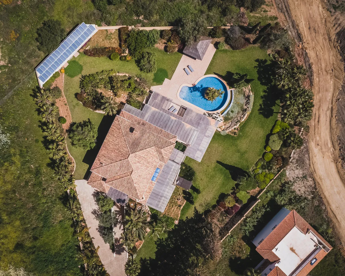 6b750117-8c94-4fab-a8a8-a3ffa16f09ce