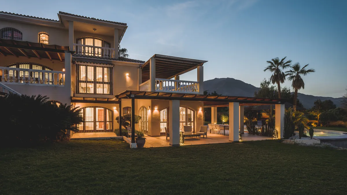 c8a27ae9-1b25-4fab-8a8f-3b5210f2e1ee