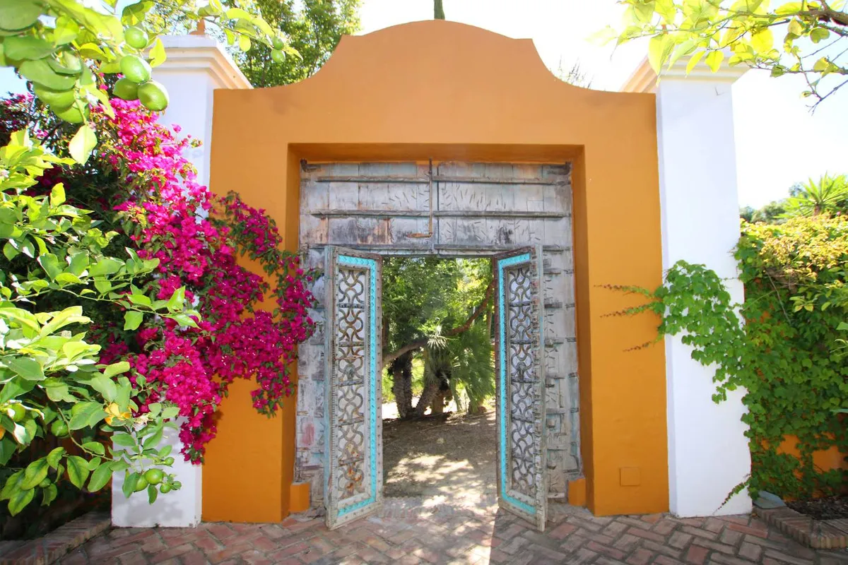 e84aa752-dcbd-42a4-b4c3-e47036768306