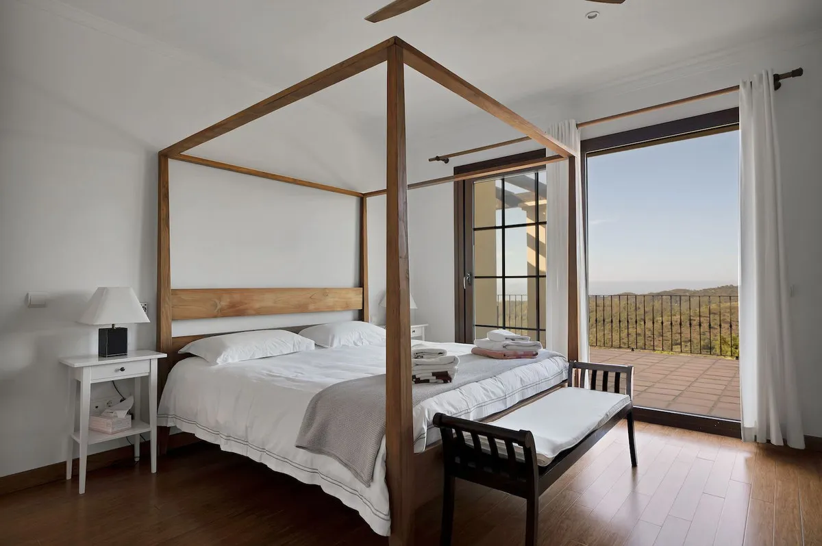 c18ec977-dad3-41c5-806e-fc96013e5e11