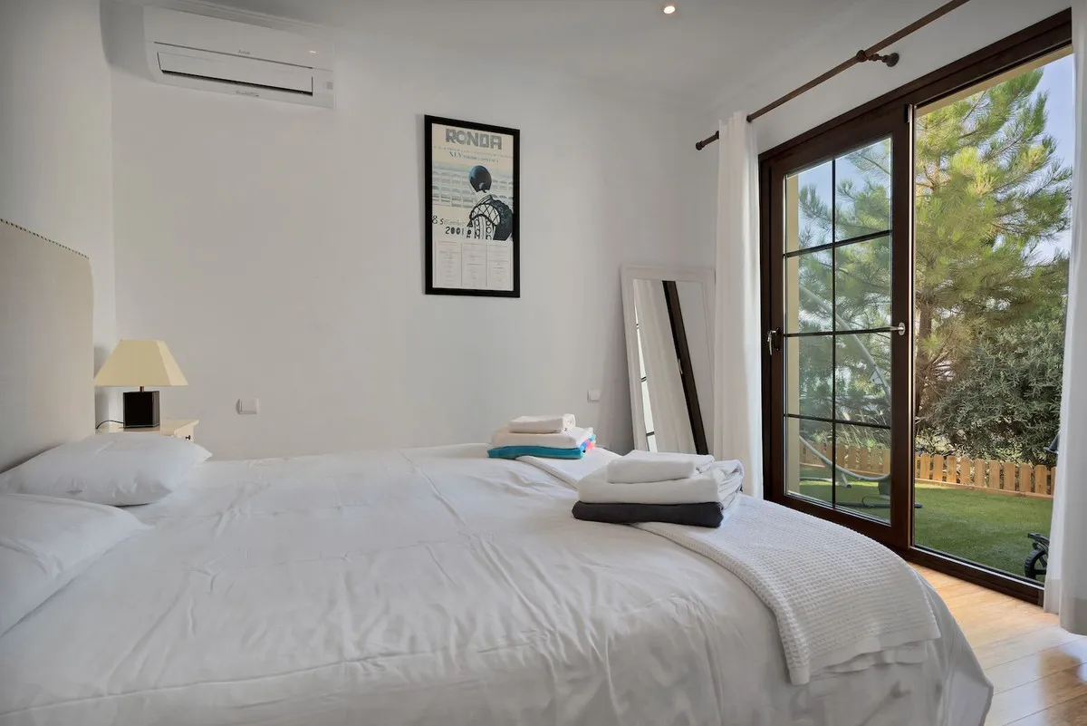 cabb5d2a-44ce-4837-9d9f-c28567a6c382