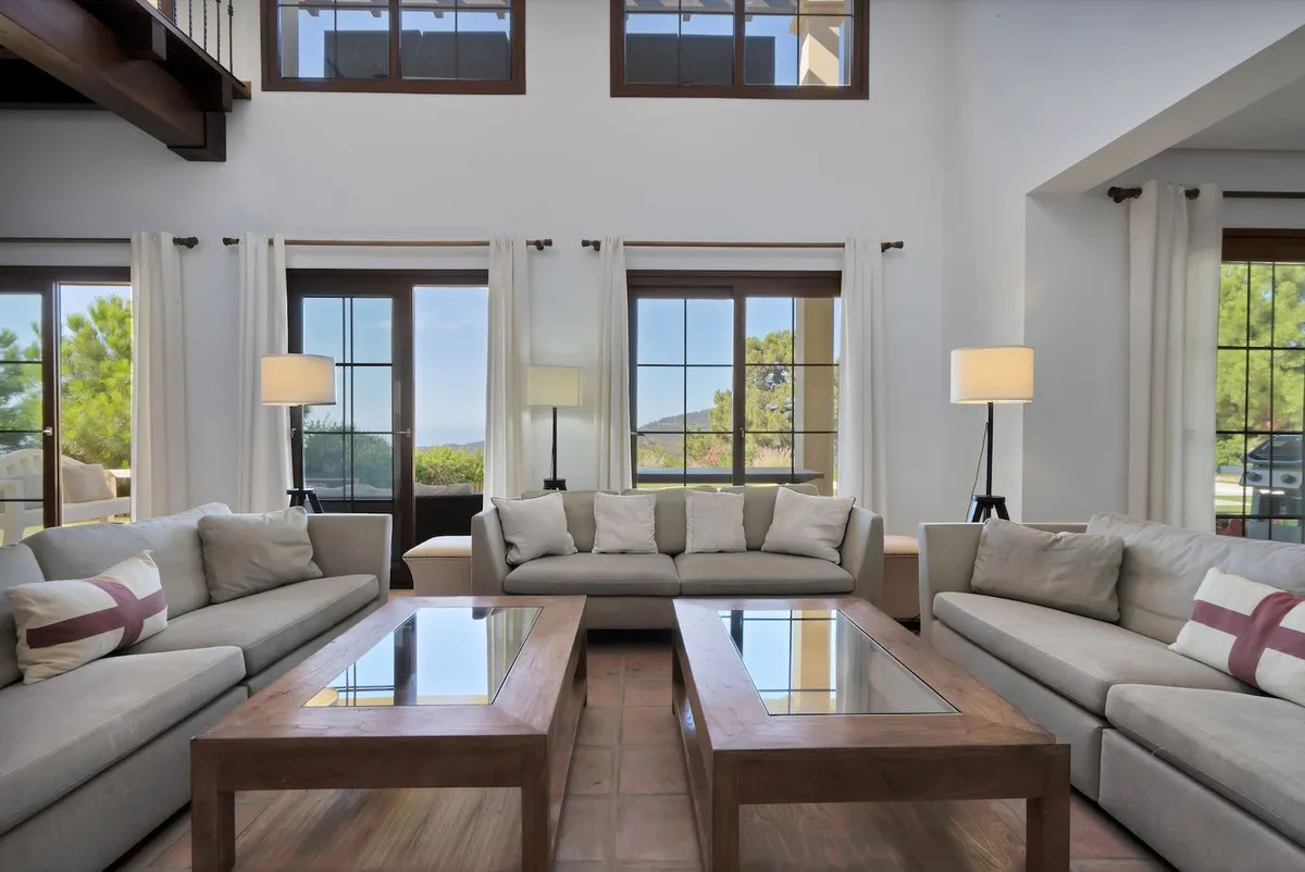 ccc0305e-14e5-4227-9f85-f62602c2b8a5