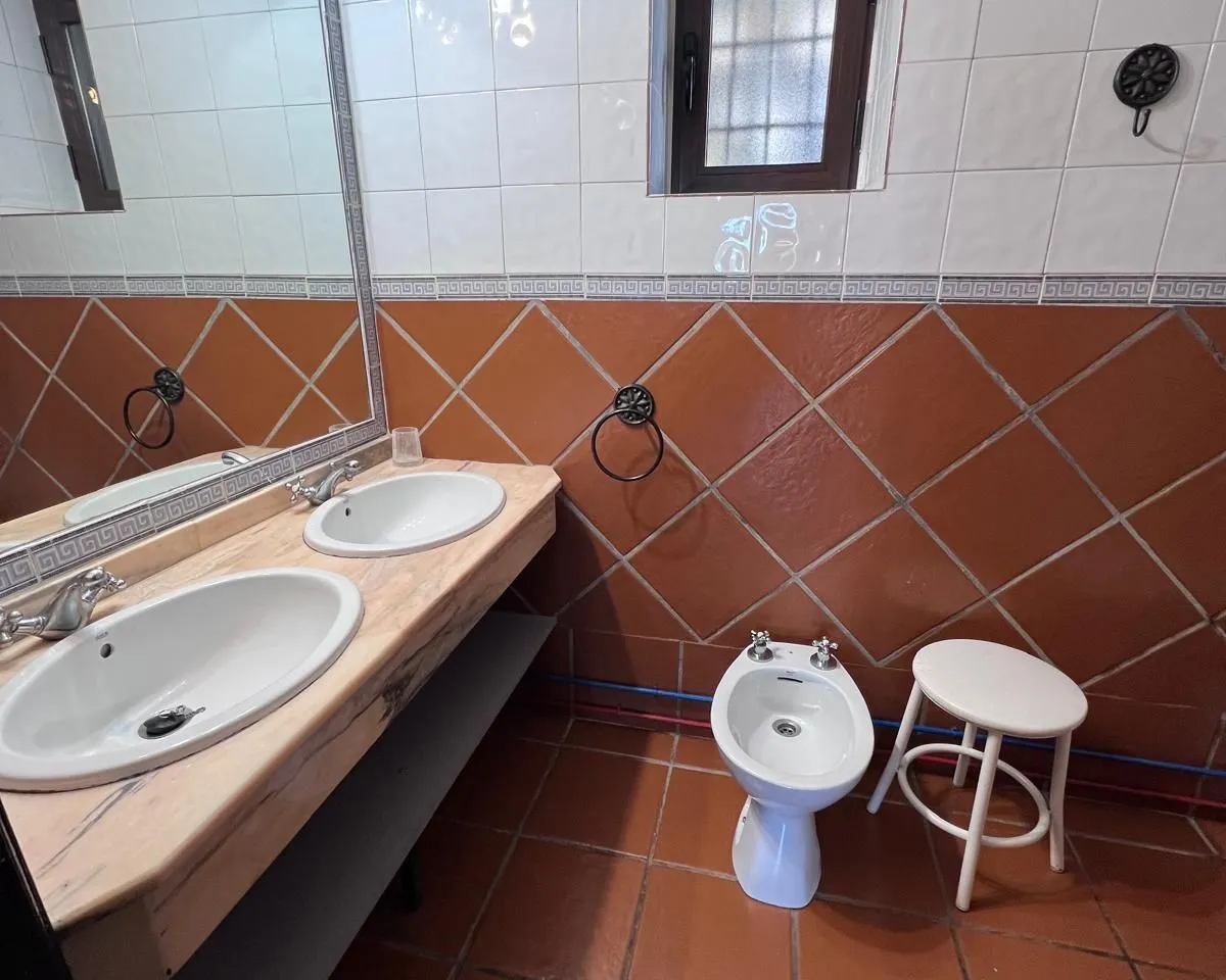 e2573d68-4d4b-45ab-9c85-9ea87e794d6f