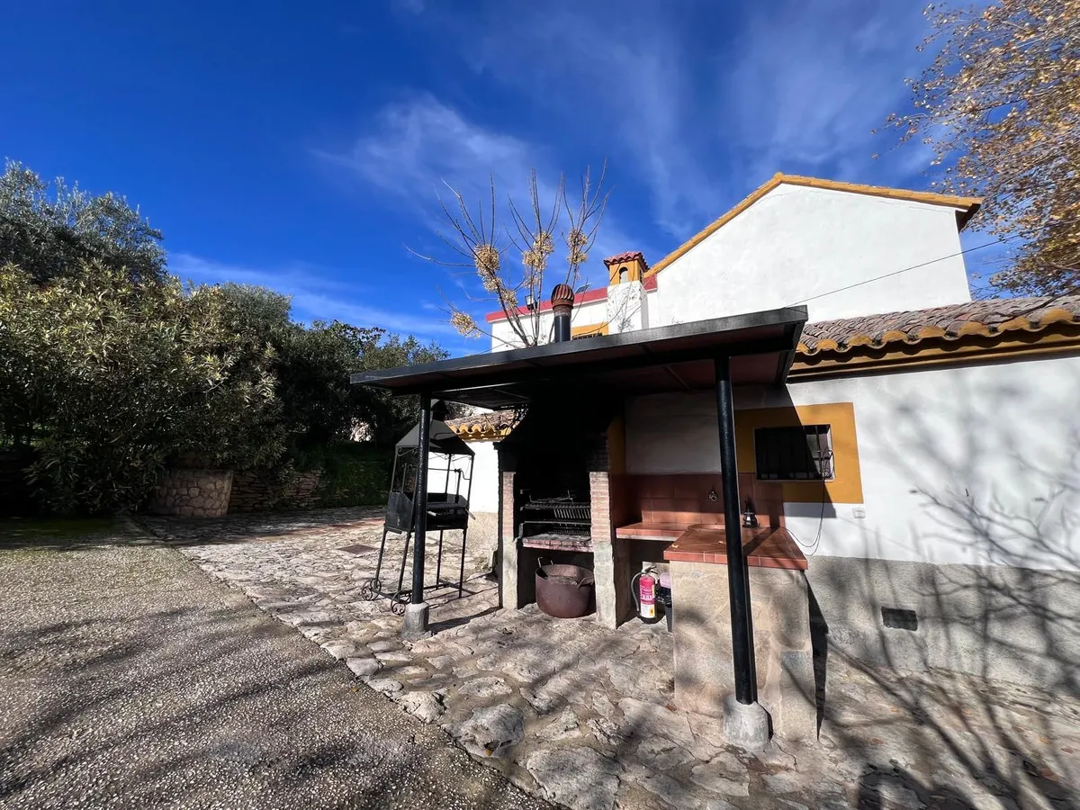 fb237fbb-3bee-40a2-bbb8-382f212f327a