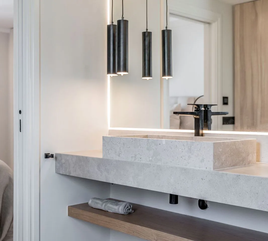 90f48d7d-33a4-46dc-bb60-f89a1faae96b