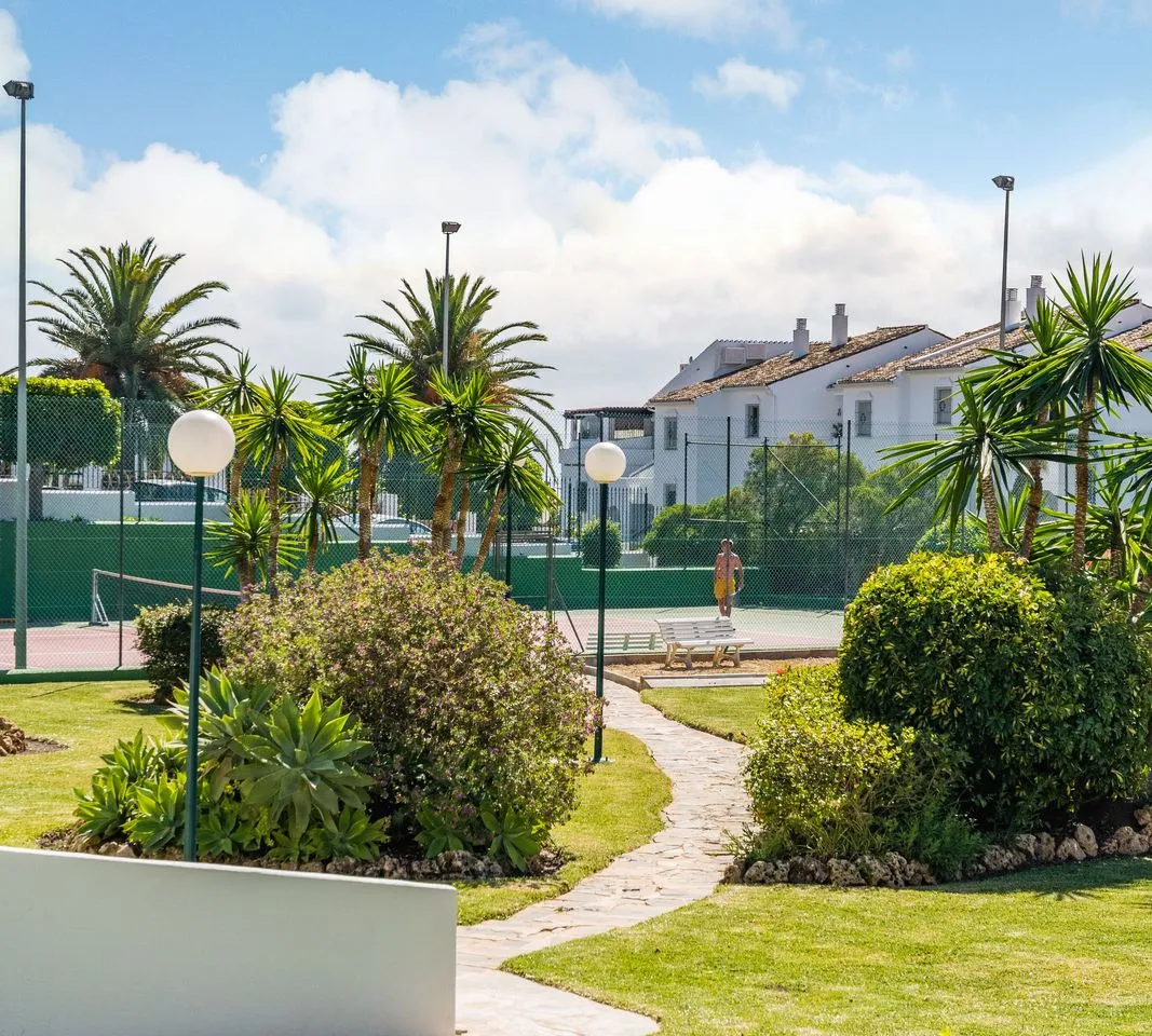 b7cb0fe4-b606-43d0-bc0e-f0efa85b002f