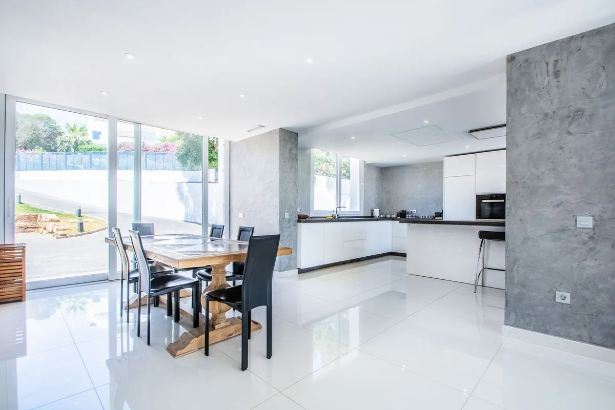 25e0a509-70bc-4d05-9346-b6693e1f2664