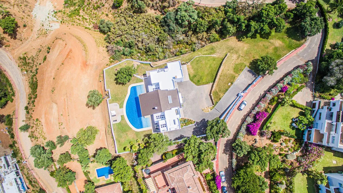 27da0a41-2937-4f48-a52b-60cb4a03e23e