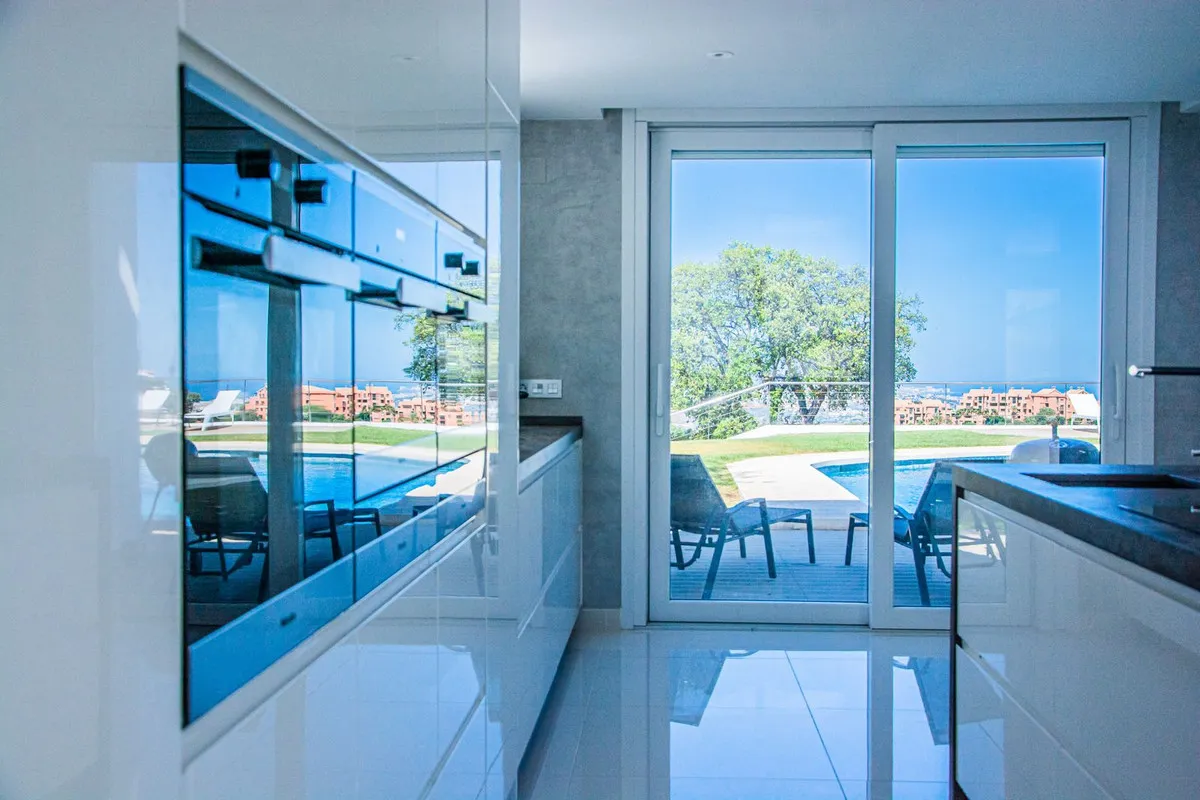 745e14f1-6bf2-498f-b330-13208cab545b