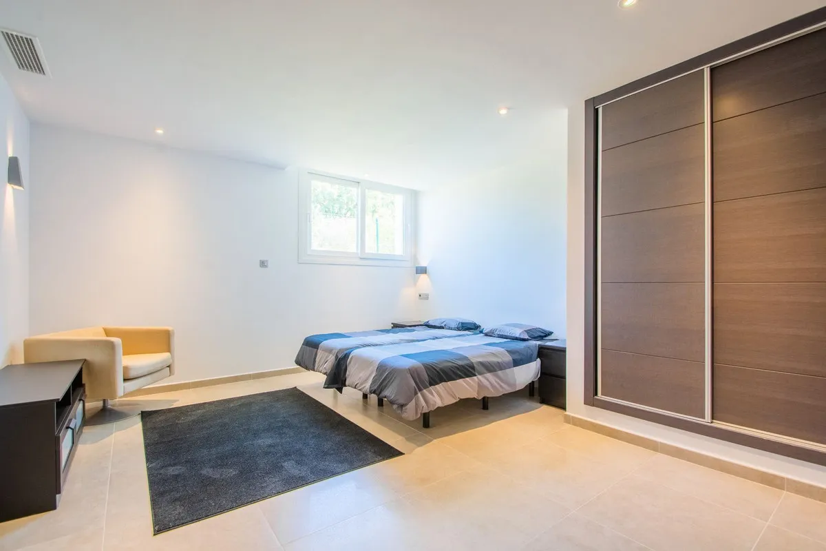 b4fcba0c-e006-4e34-a69a-6b012ce59f9c