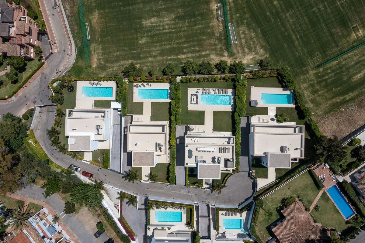 dec575c6-3b12-4eb2-b63b-0806694f1fff