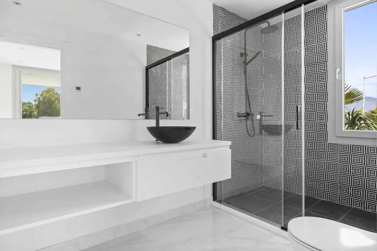 07d7d1db-7d65-4f1d-8e4d-8ccd0ebf08d3