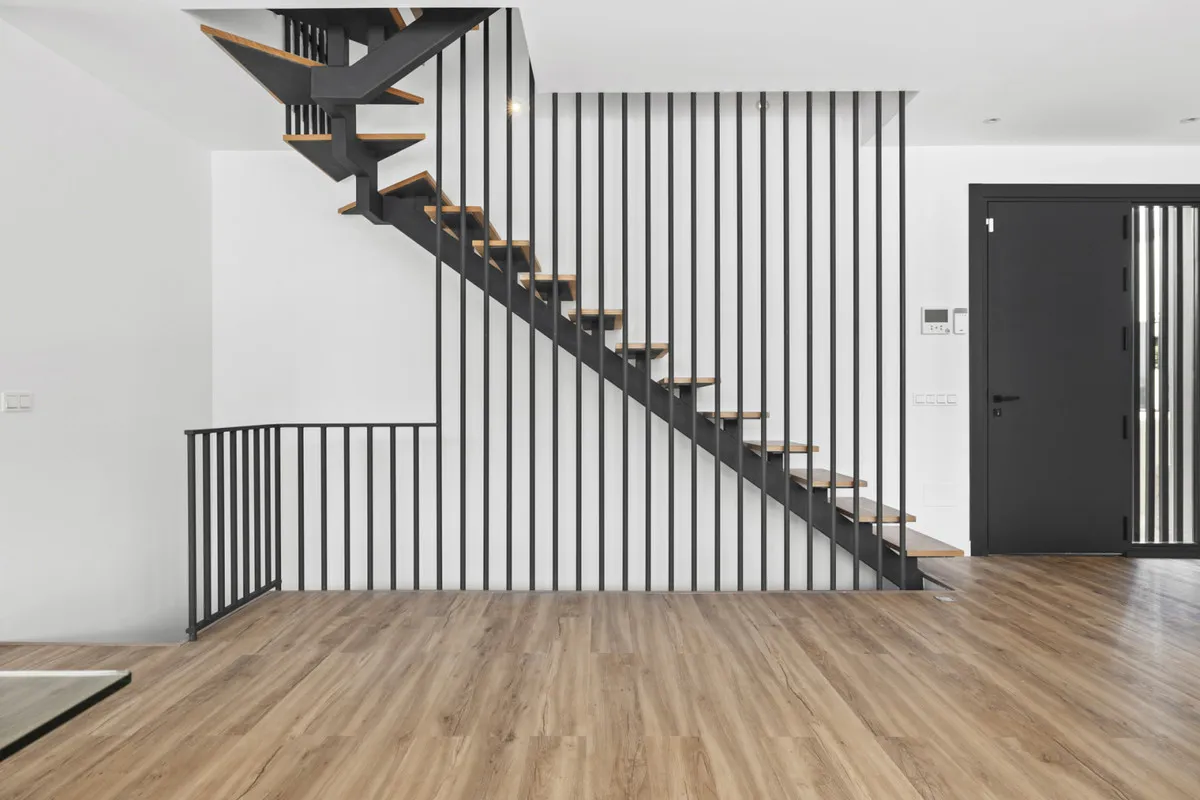 49a634cd-e91c-4ded-b7be-7905cfa5b095