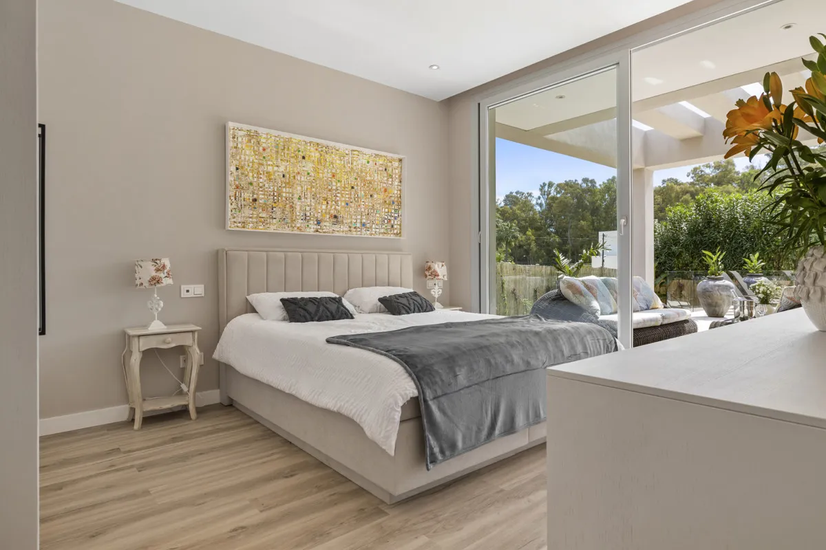 a35f165e-be48-4851-9794-2284bbbf8d76