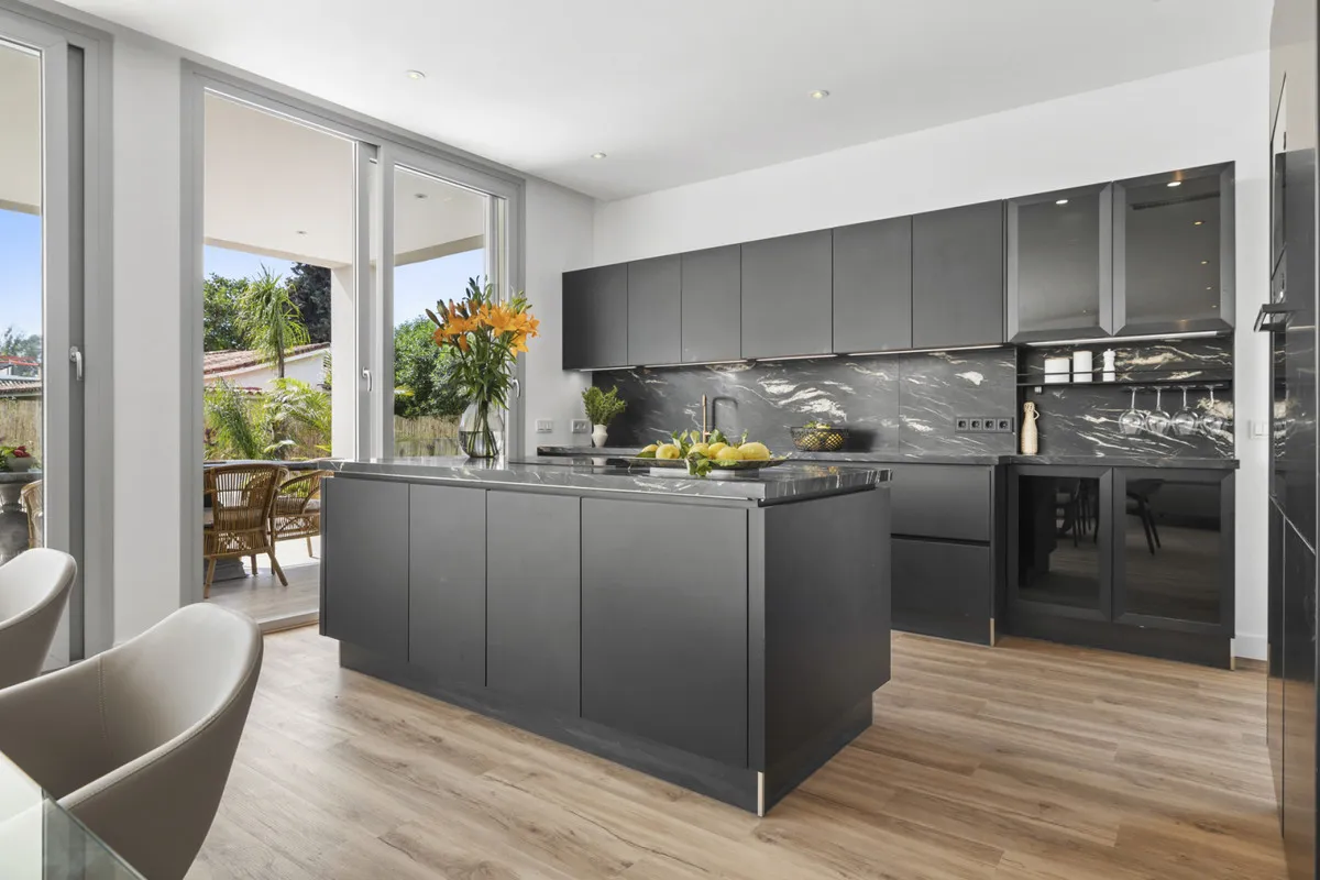 cb432358-eadb-40e8-94d1-fb3f6524e996