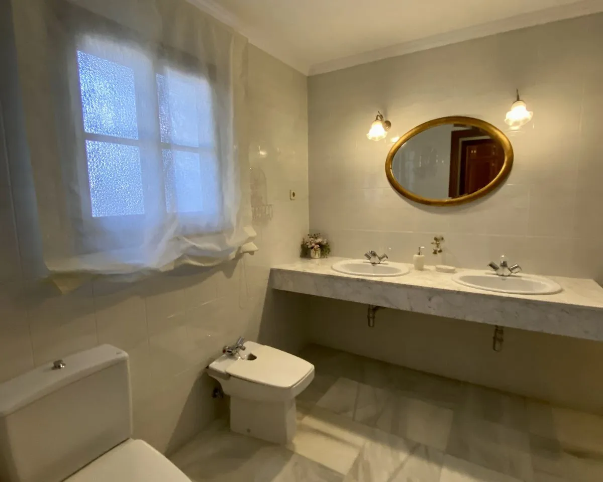 2e13a2d8-4d40-4b78-93cf-27b2d7f31a0f