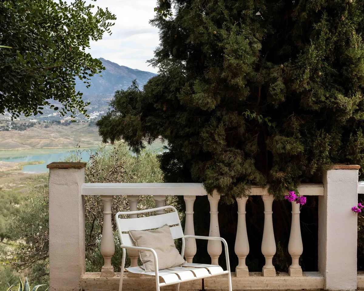 5f17c052-8be8-417b-8fe7-f7963c8918e5