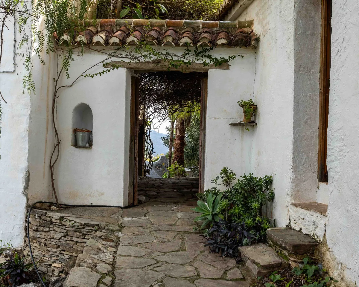 b53b4683-fbda-4043-8e7d-570e49157915