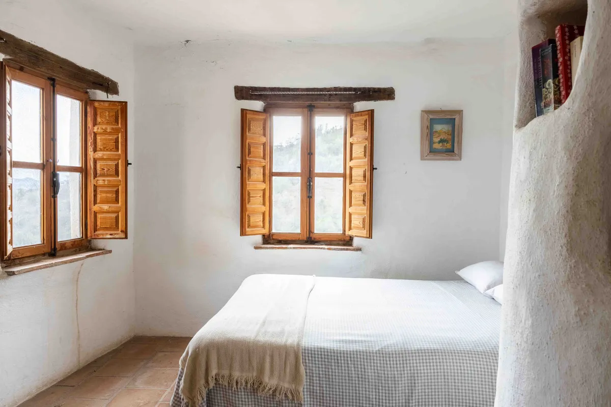 c2479556-b596-478d-8a3e-a66377b51100